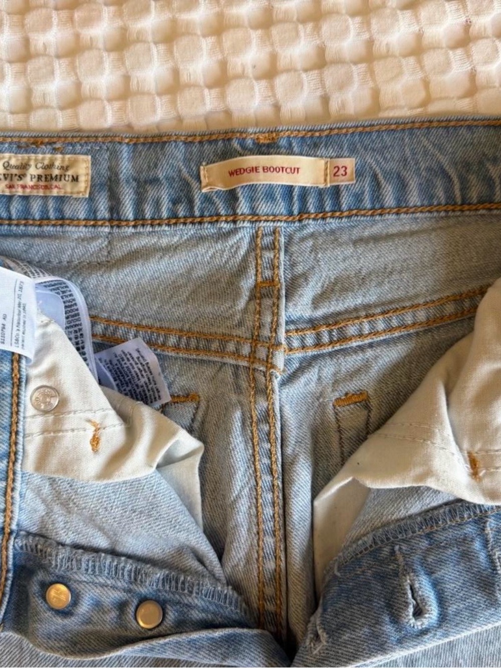 Levi's Wedgie Bootcut - Picture 3 of 4